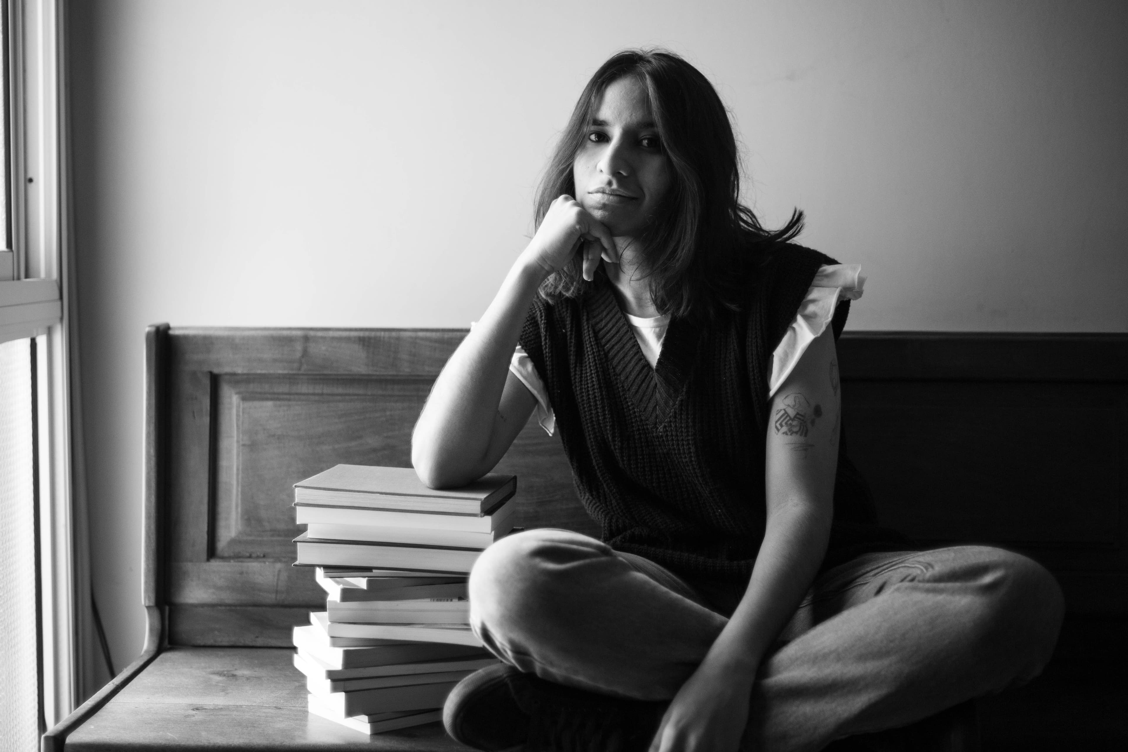 Retrato de Paola Soto en su escritorio
